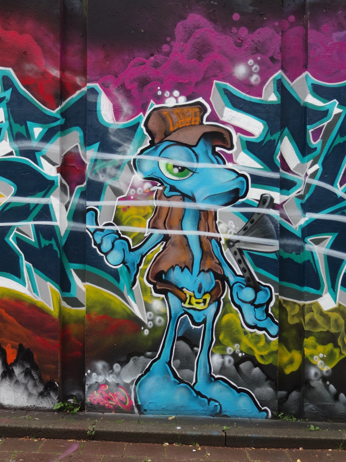 Detail Graffiti K With Colour Nomer 28