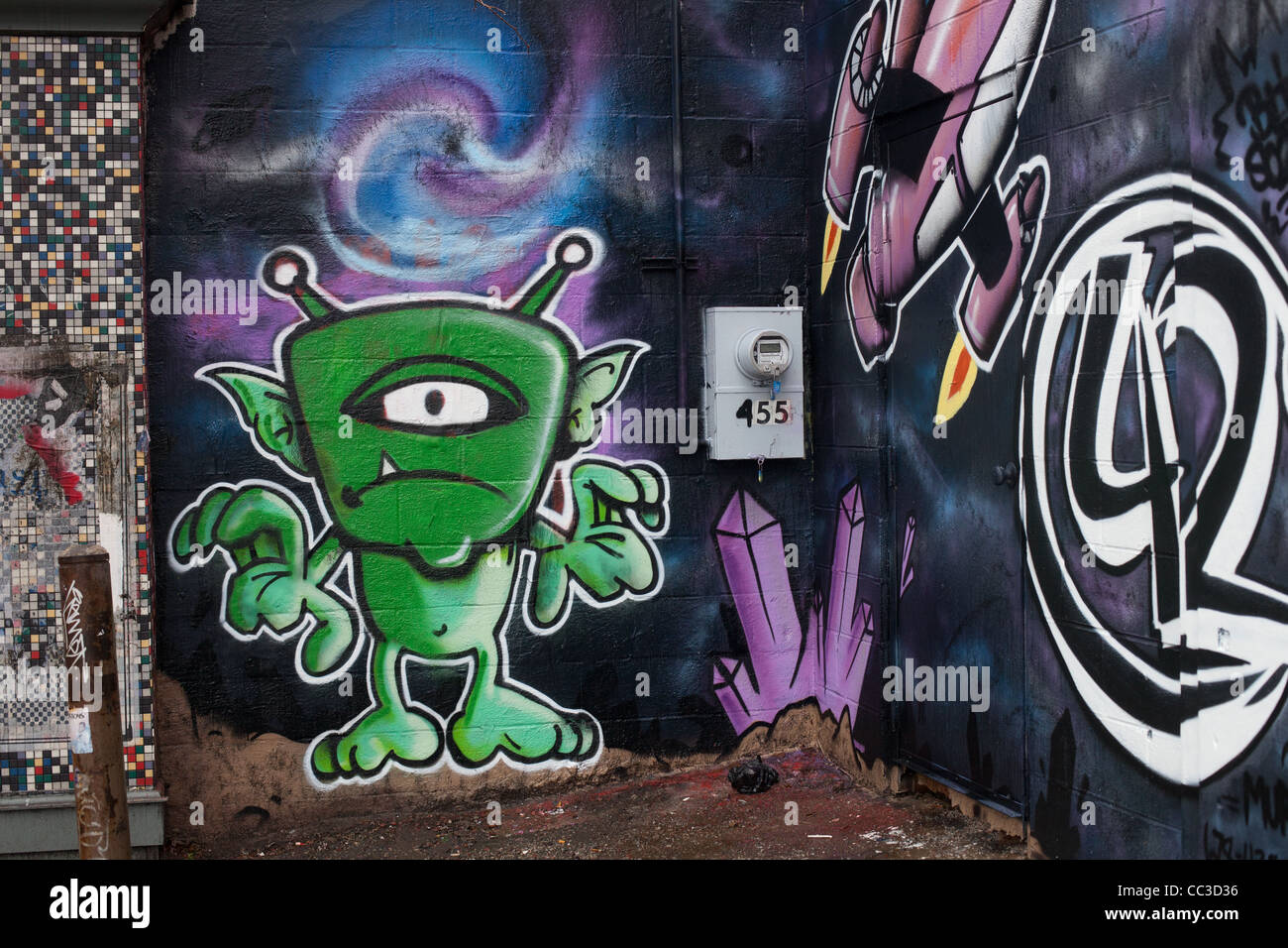 Detail Graffiti Karakter Alien Nomer 50