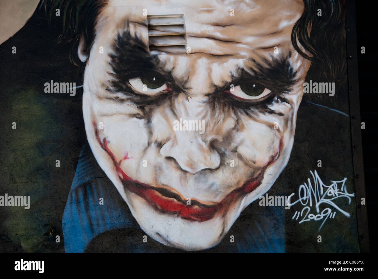 Detail Graffiti Karakter Joker Nomer 33