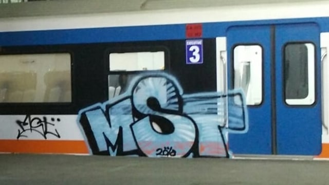 Detail Graffiti Kereta Nomer 23