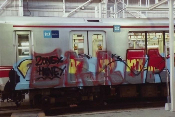Detail Graffiti Kereta Api Nomer 25