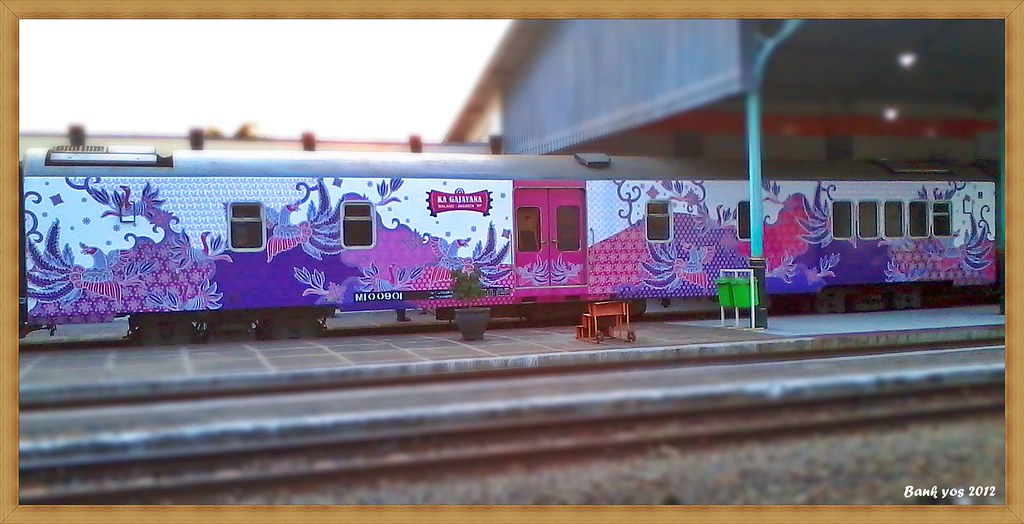 Detail Graffiti Kereta Api Nomer 26