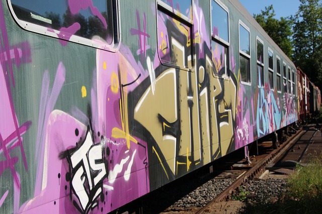 Detail Graffiti Kereta Api Nomer 8