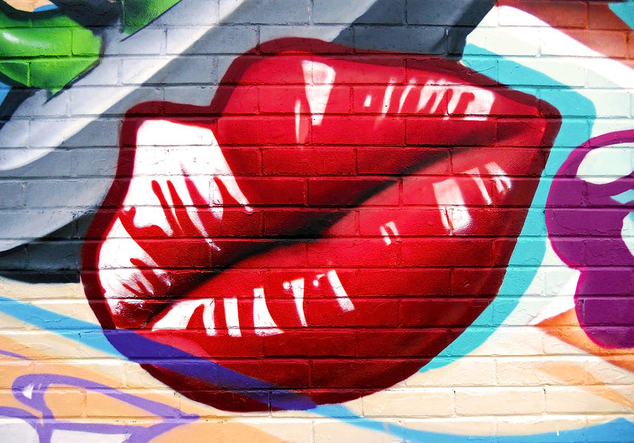 Detail Graffiti Kiss Nomer 11