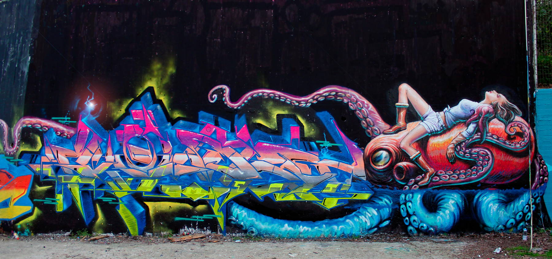 Detail Graffiti Komet Nomer 8