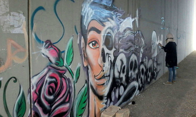 Detail Graffiti Laila Nomer 34