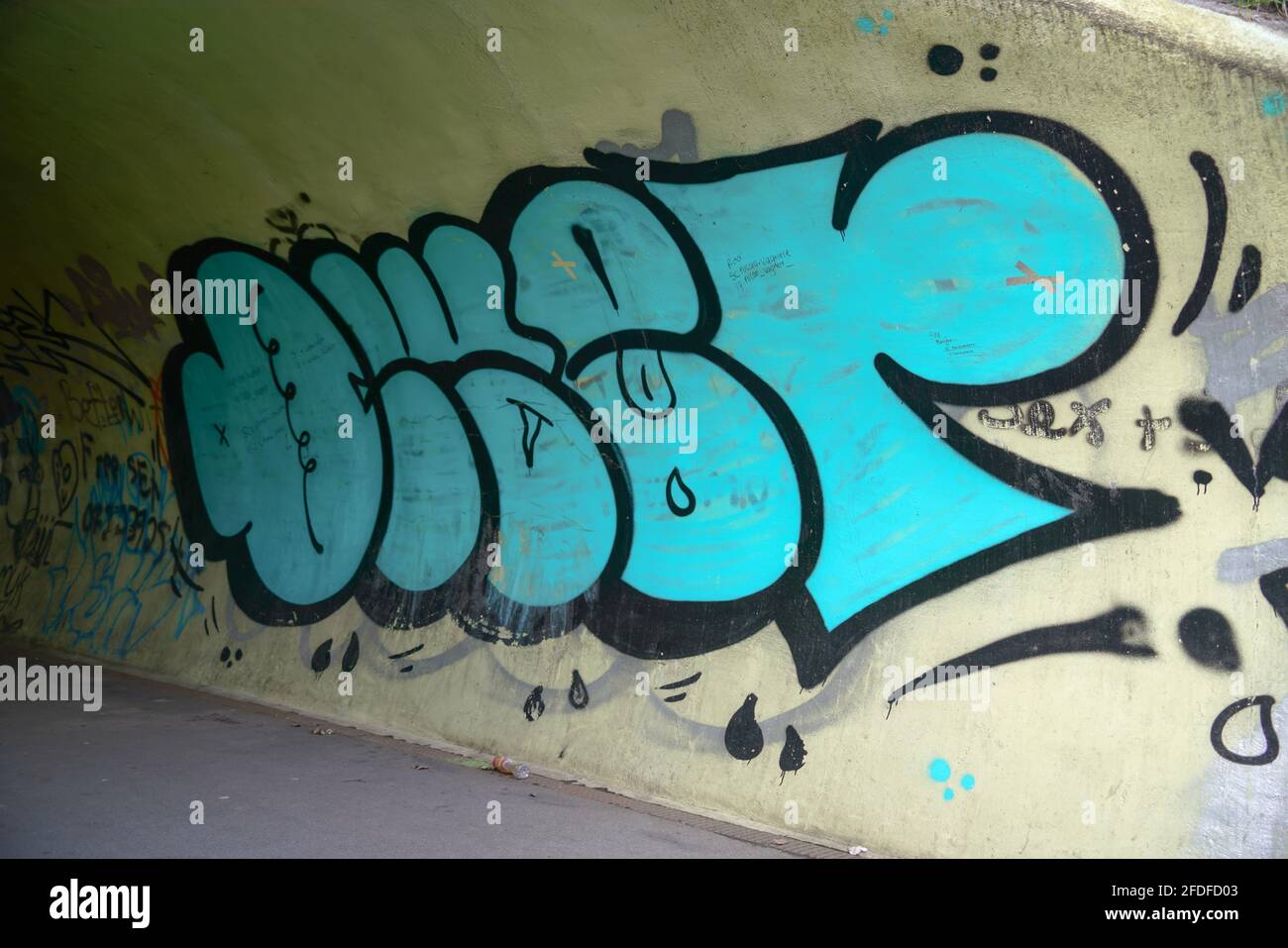 Detail Graffiti Link Nomer 17