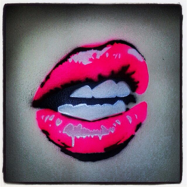 Detail Graffiti Lips Nomer 19