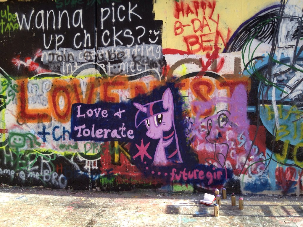 Detail Graffiti Little Pony Nomer 21