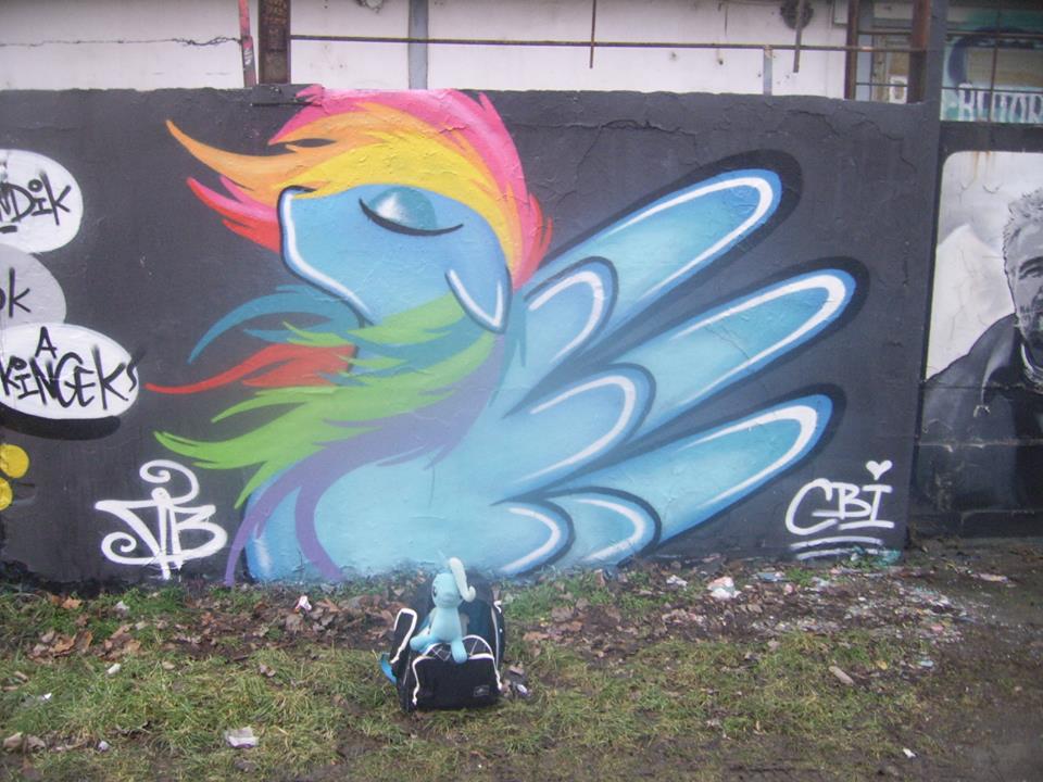Detail Graffiti Little Pony Nomer 9