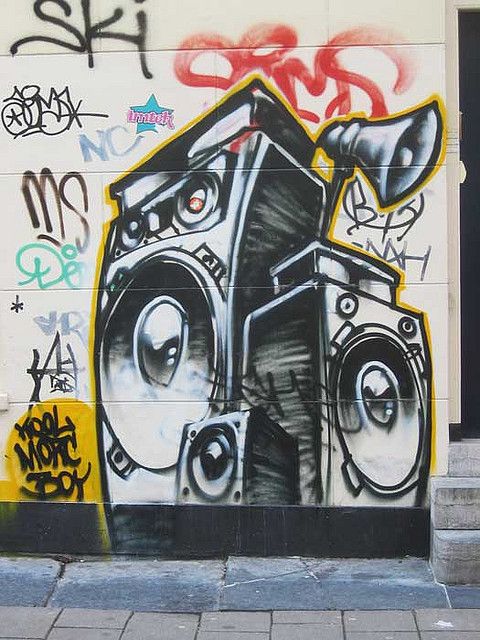 Detail Graffiti Loudspeaker Nomer 4