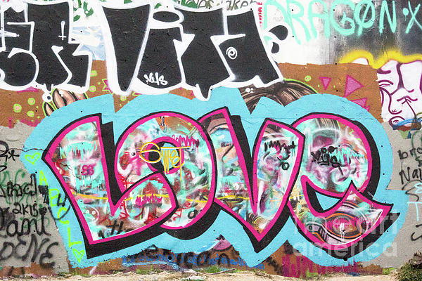 Detail Graffiti Love Simple Nomer 15