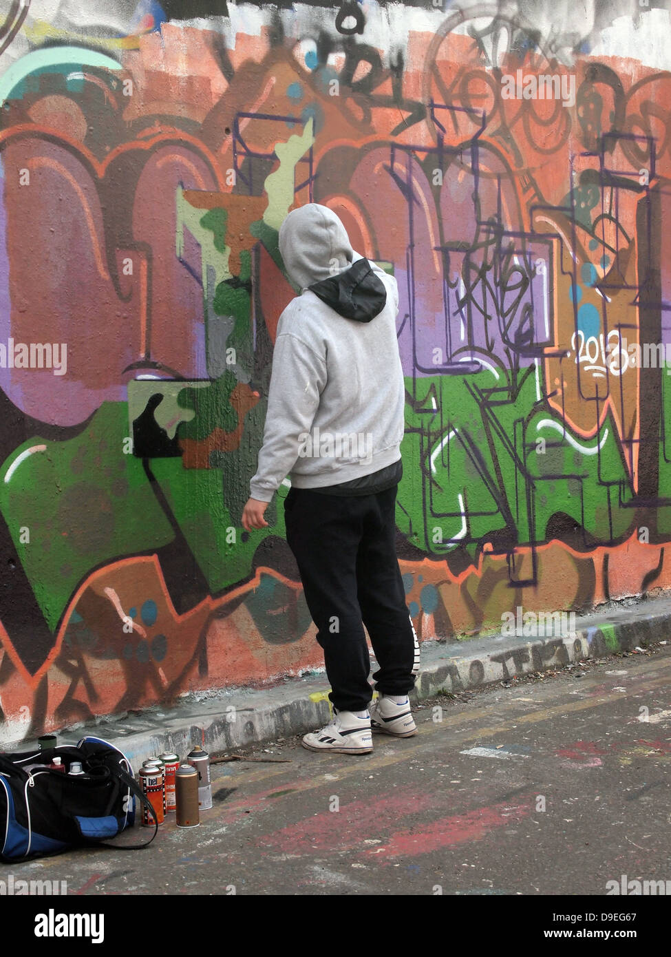 Graffiti Man Photos - KibrisPDR