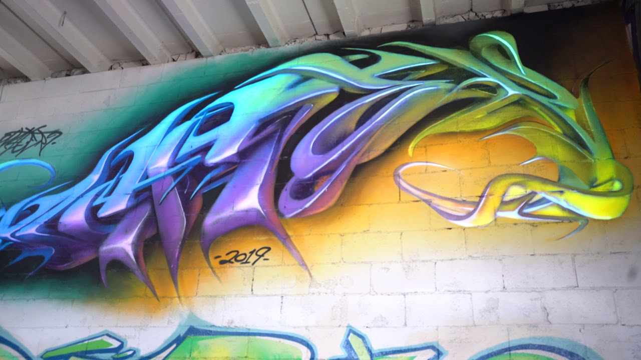 Detail Graffiti Mapped Sofles Nomer 18
