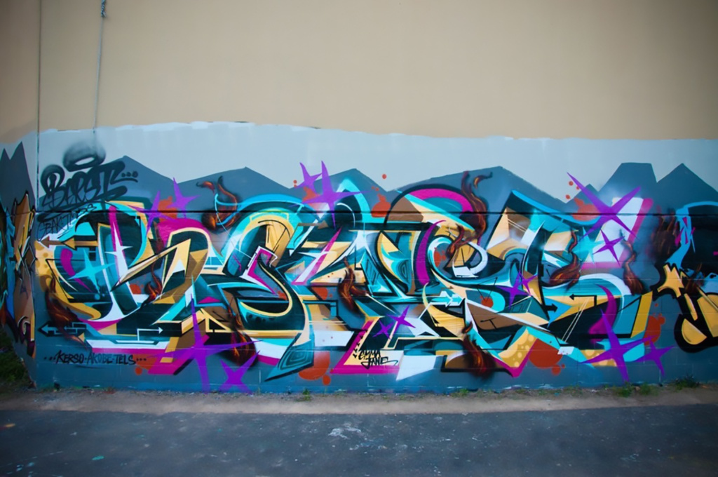 Detail Graffiti Mapped Sofles Nomer 25