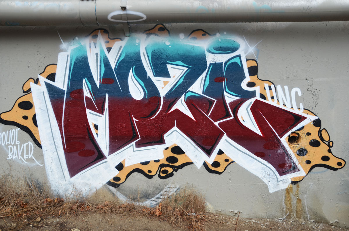 Detail Graffiti Maroon Nomer 52
