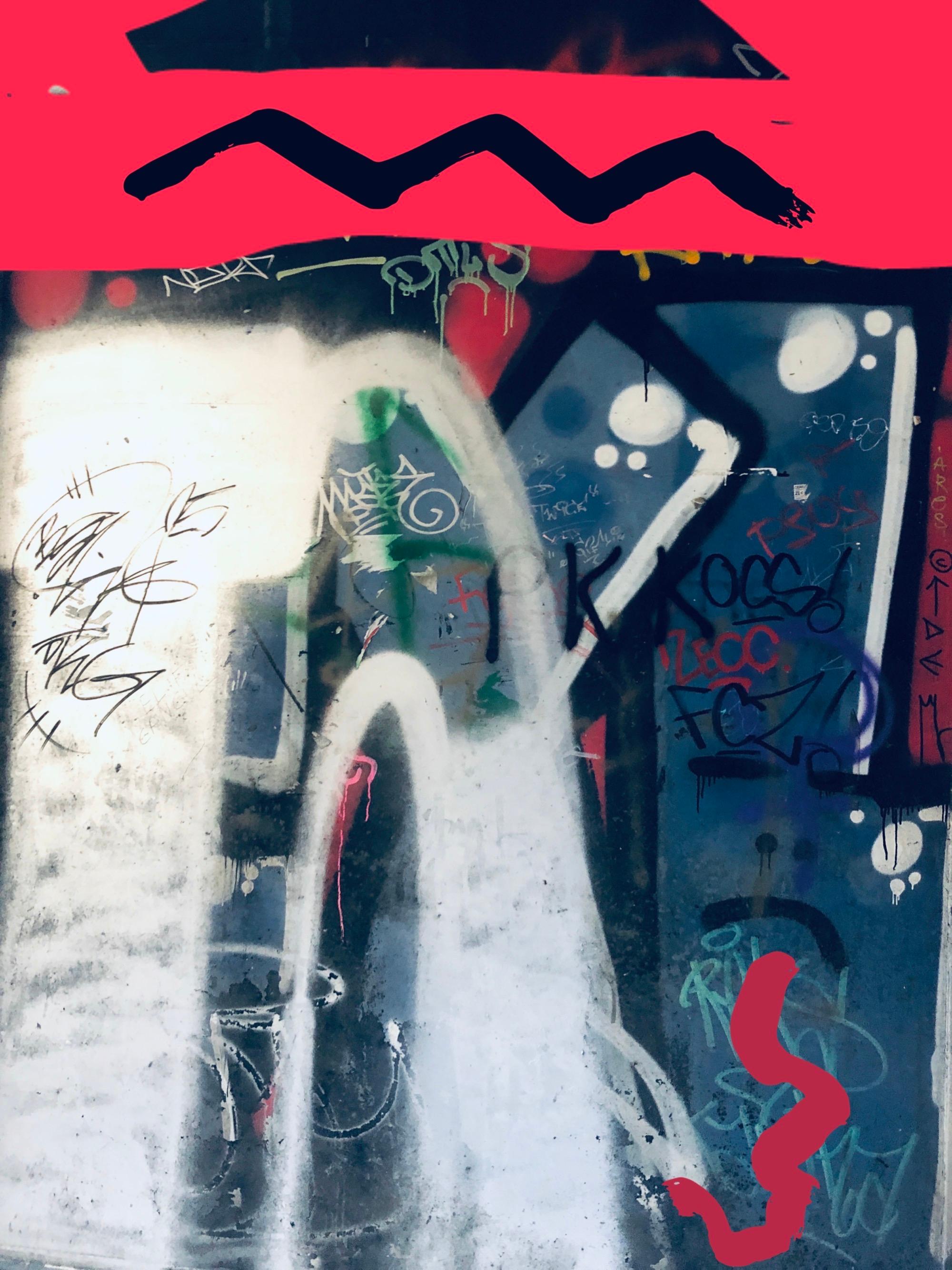 Detail Graffiti Medium Nomer 27