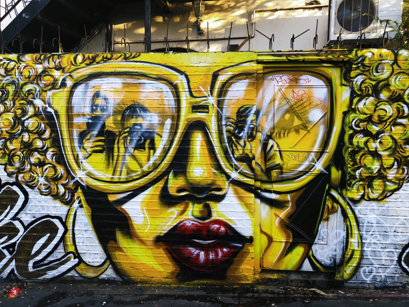 Detail Graffiti Medium Nomer 7