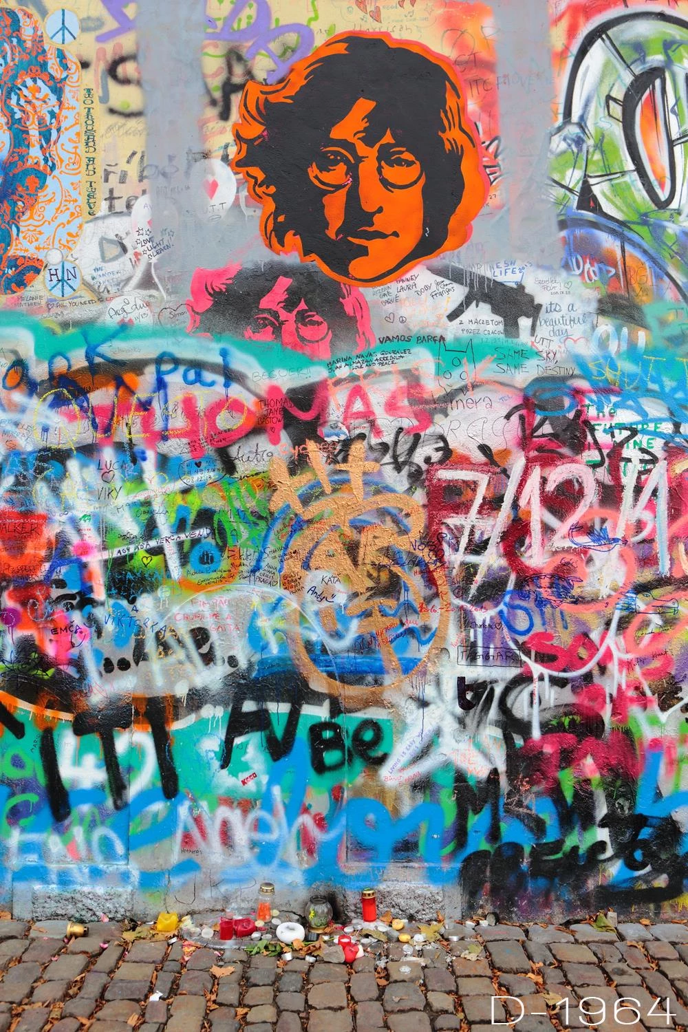Detail Graffiti Menari Nomer 10