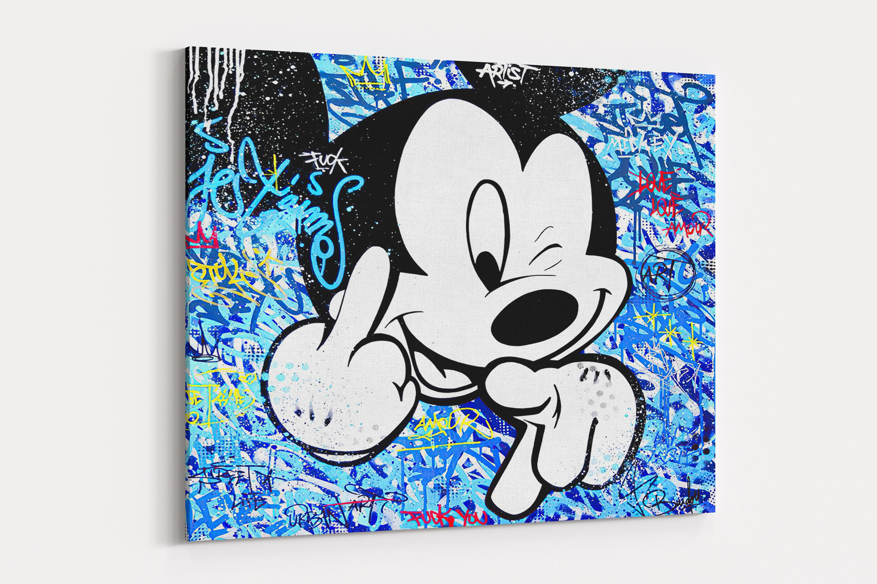 Detail Graffiti Mickey Paling Keren Nomer 16
