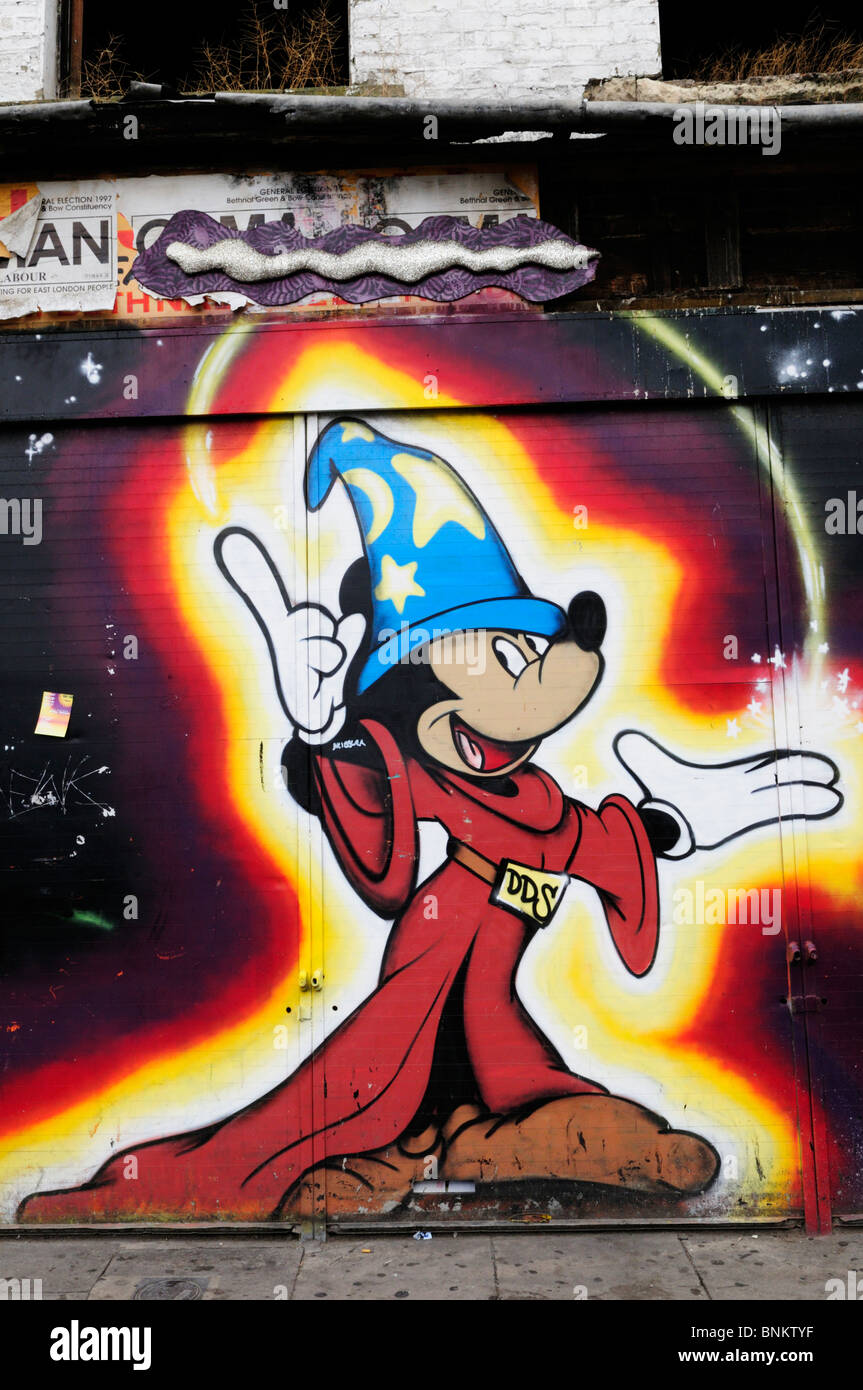 Detail Graffiti Mickey Paling Keren Nomer 22