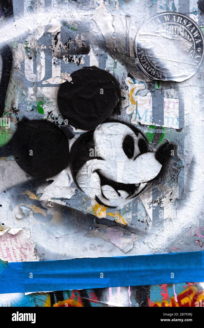 Detail Graffiti Mickey Paling Keren Nomer 45