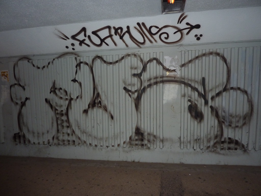 Detail Graffiti Micko Nomer 30