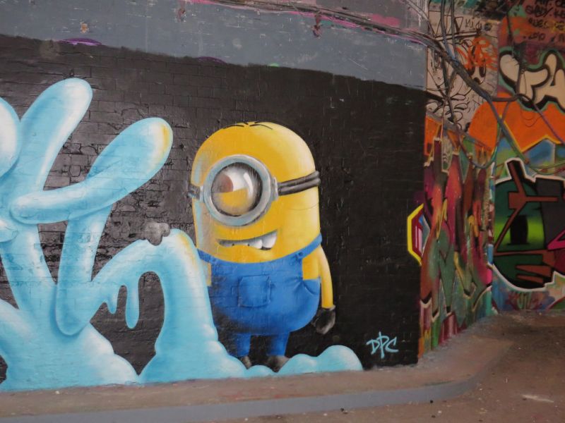 Detail Graffiti Minion Kertas Nomer 49