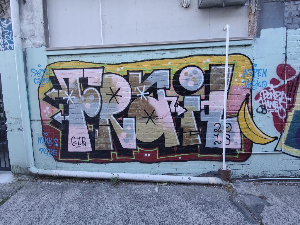 Detail Graffiti Mr Teeth Tracer Yellow Nomer 33