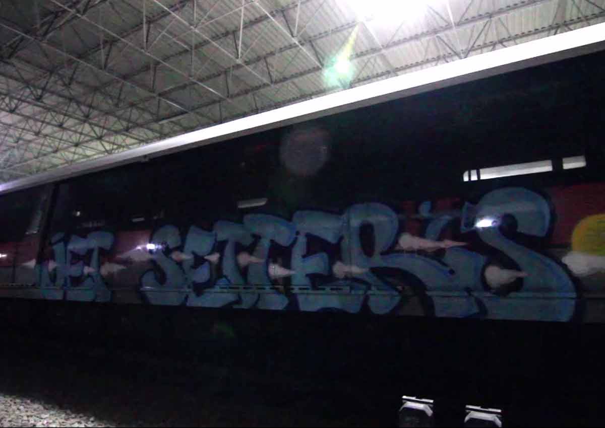 Detail Graffiti Mrt Nomer 6