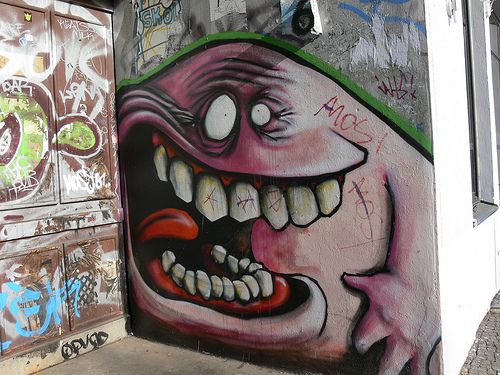 Detail Graffiti Mural Monster Nomer 10