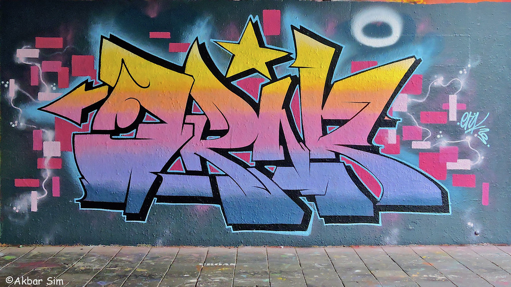 Detail Graffiti Nama Erik Nomer 5