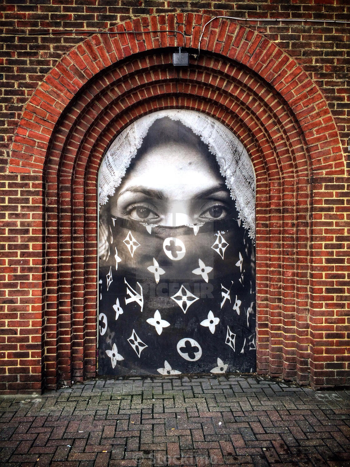 Detail Graffiti Niqab Nomer 6