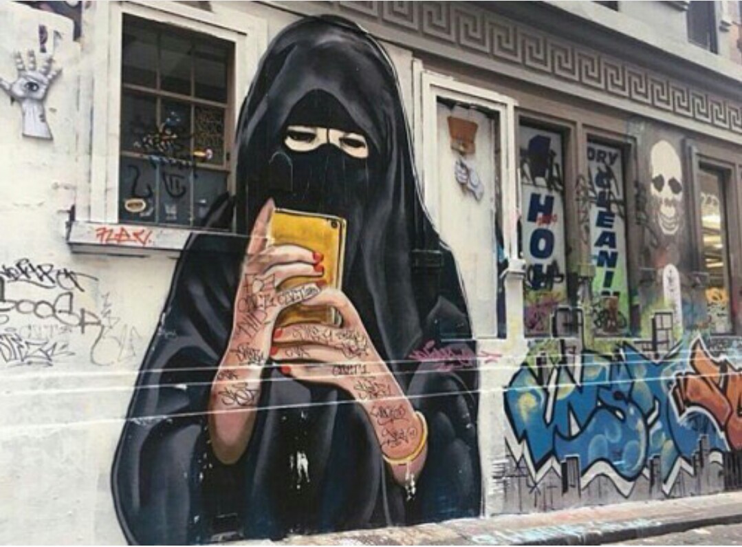 Detail Graffiti Niqab Nomer 46