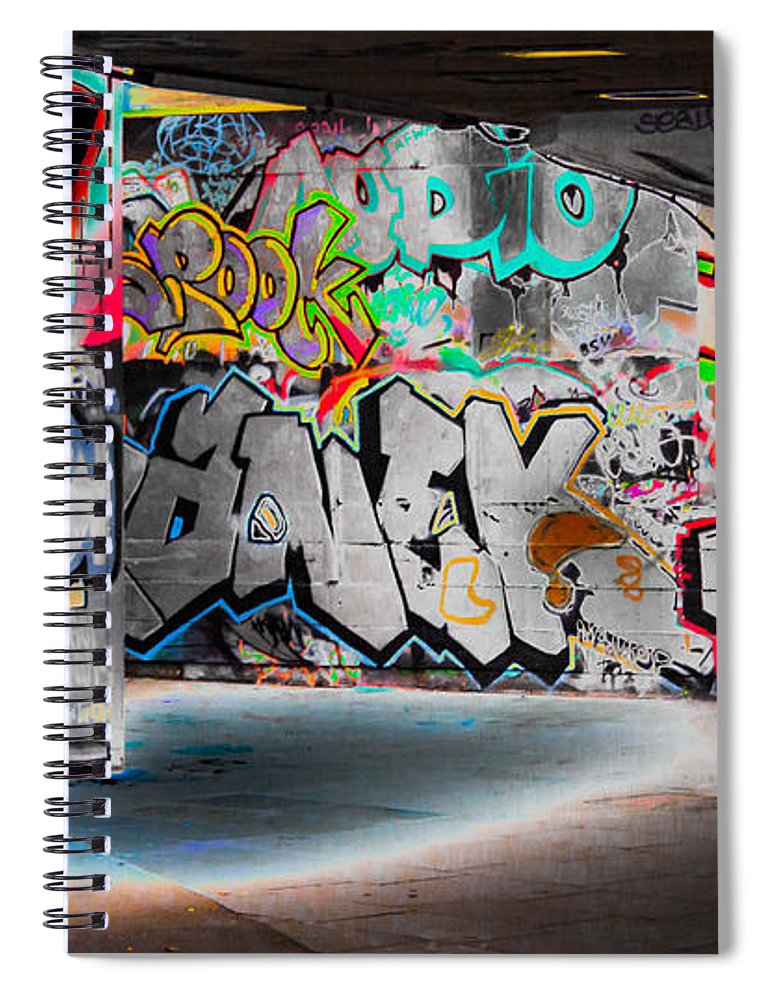 Detail Graffiti Notebook Nomer 23