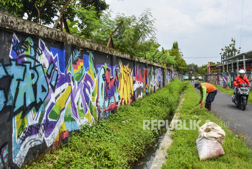 Detail Graffiti Oki Kertas Nomer 6