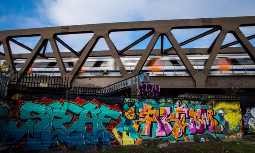 Download Graffiti On Nomer 13