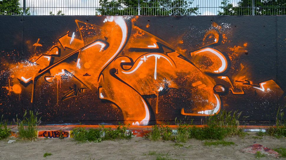 Detail Graffiti Orange Nomer 22