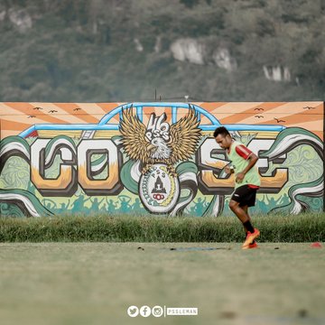 Detail Graffiti Persipura Boaz Salossa Nomer 2