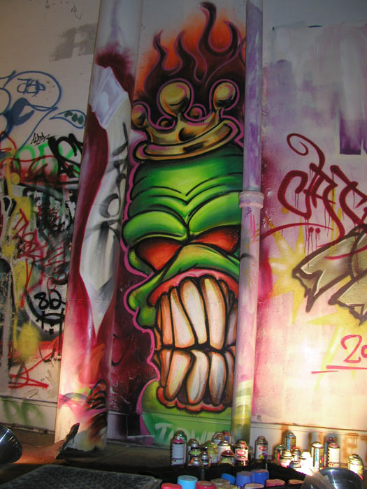 Detail Graffiti Pilox Monster Nomer 30