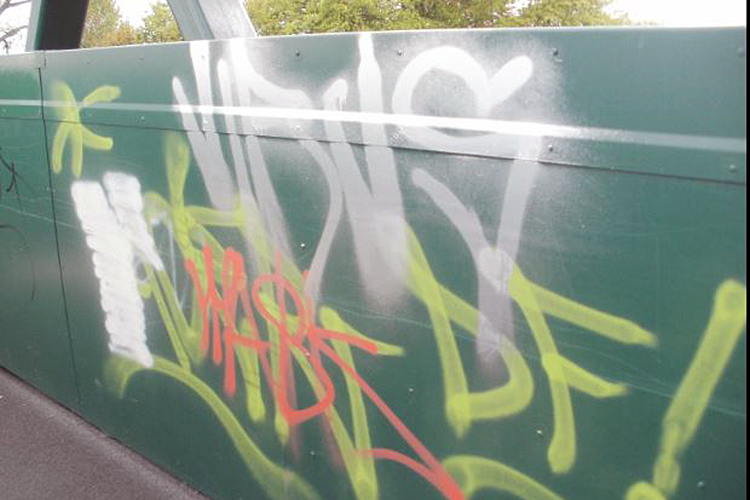 Detail Graffiti Proof Coating Nomer 19