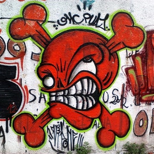 Detail Graffiti R Cewek Nomer 8