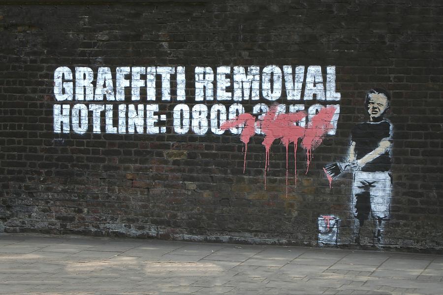 Detail Graffiti Removal Company London Nomer 31