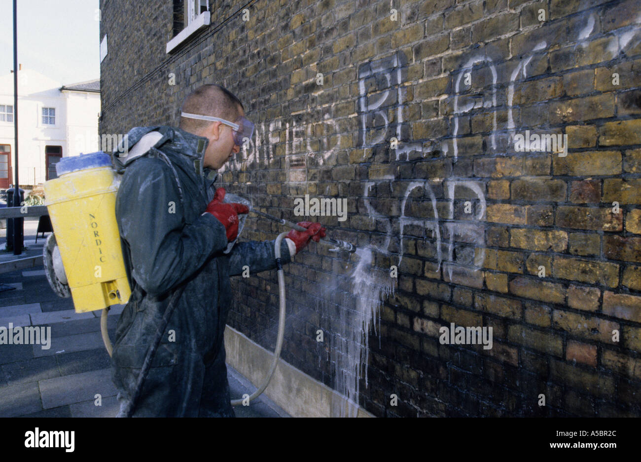 Detail Graffiti Removal Essex Nomer 40