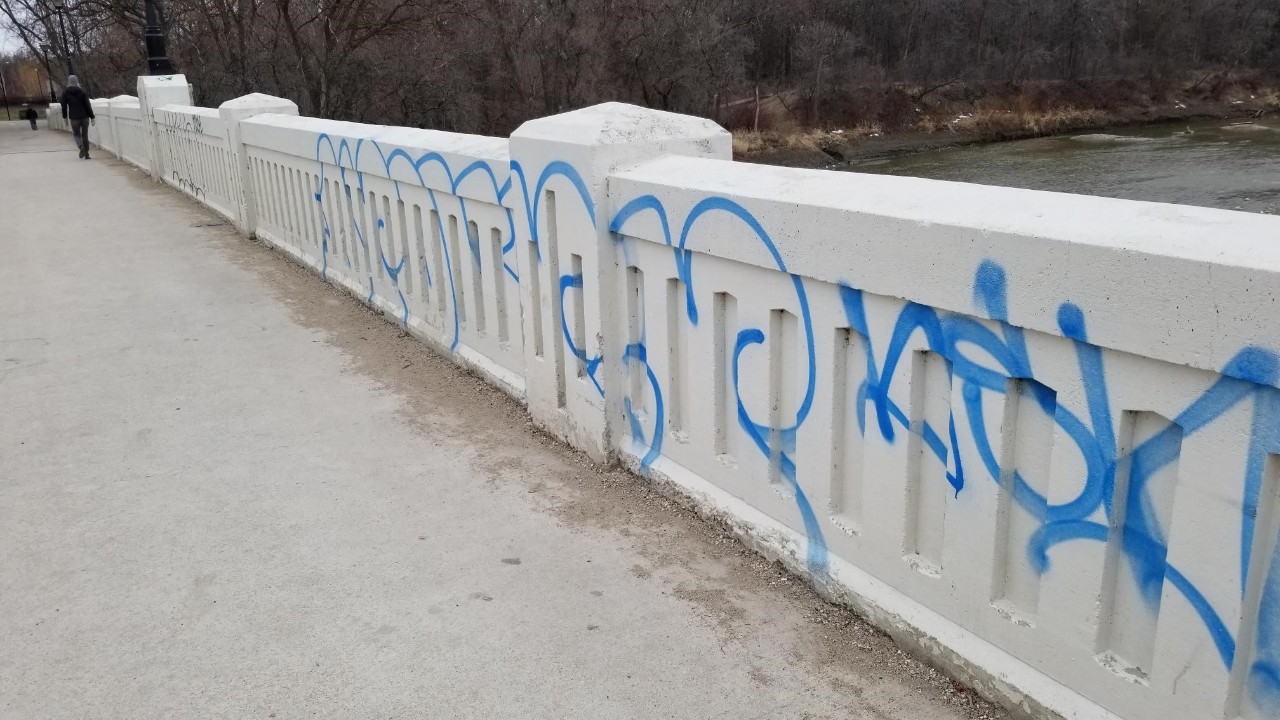 Detail Graffiti Removal Winnipeg Nomer 10