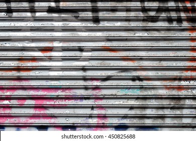 Detail Graffiti Rolling Door Vektor Nomer 9