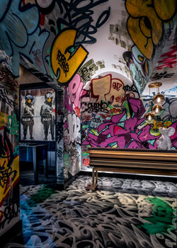 Detail Graffiti Showcase Cafe Nomer 15