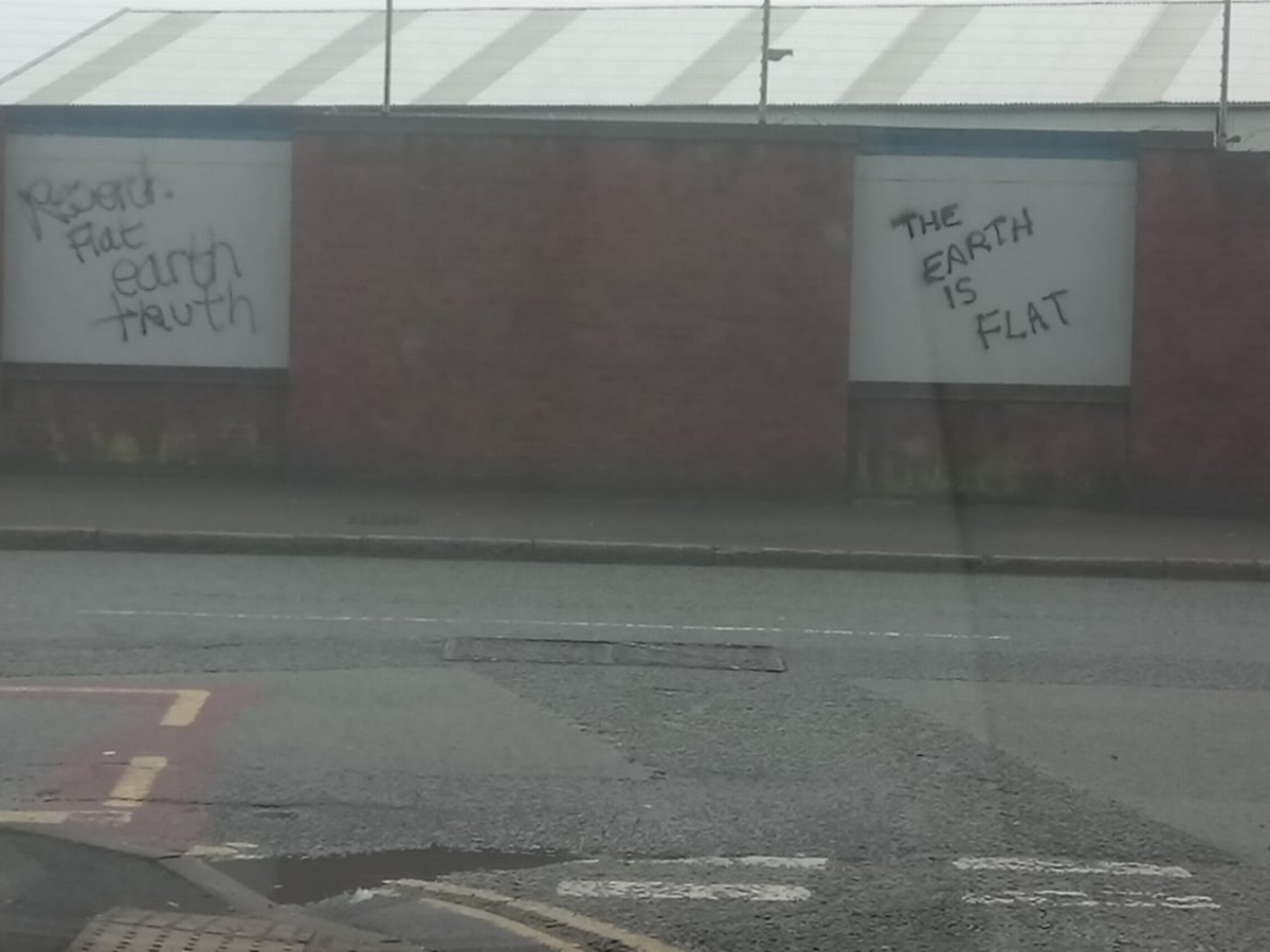 Detail Graffiti Signs Liverpool Nomer 27