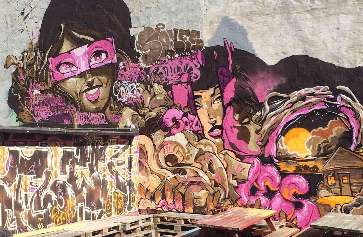 Detail Graffiti Sofles Nomer 44