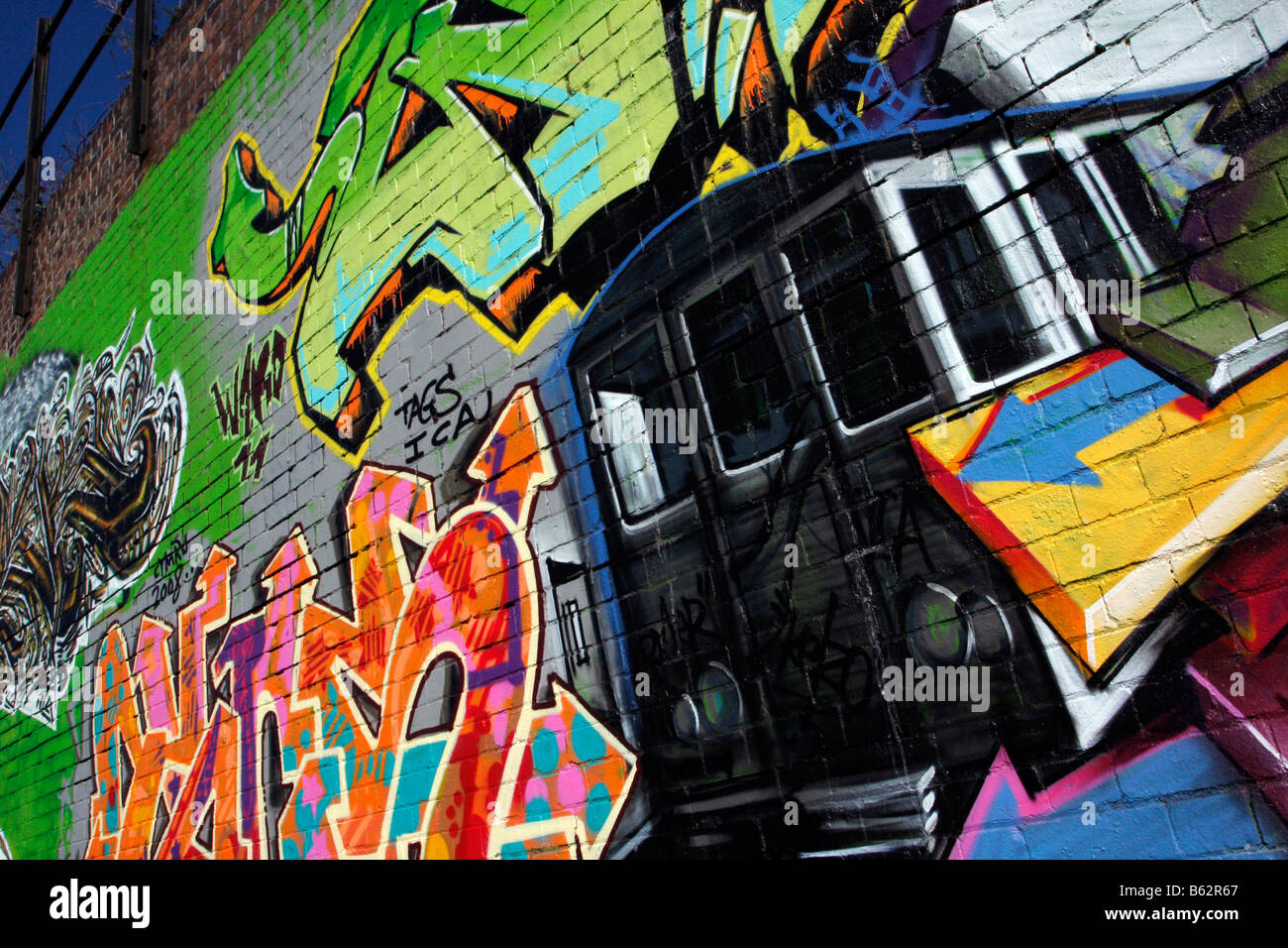 Detail Graffiti Spray Paint Art Nomer 16